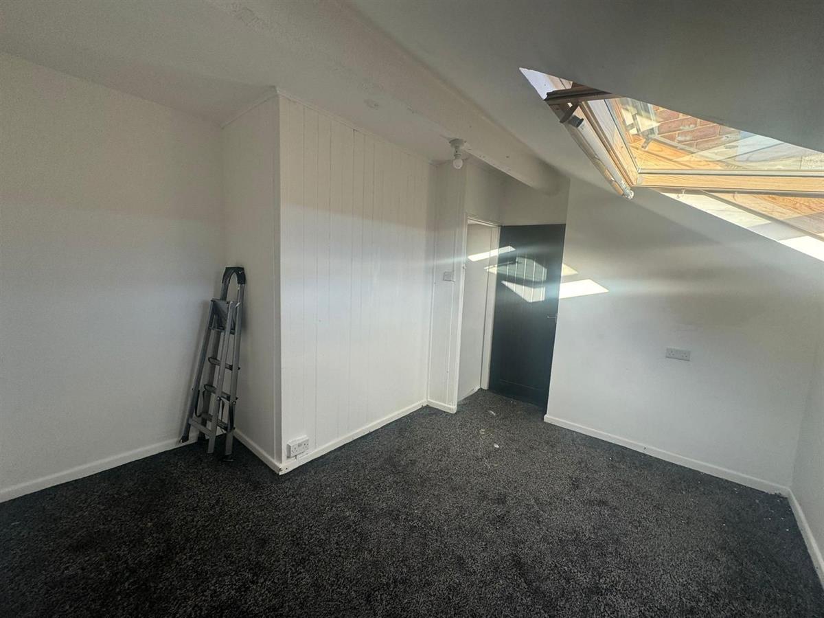 Photo of Flat Upstairs, 216 York Road, Leeds