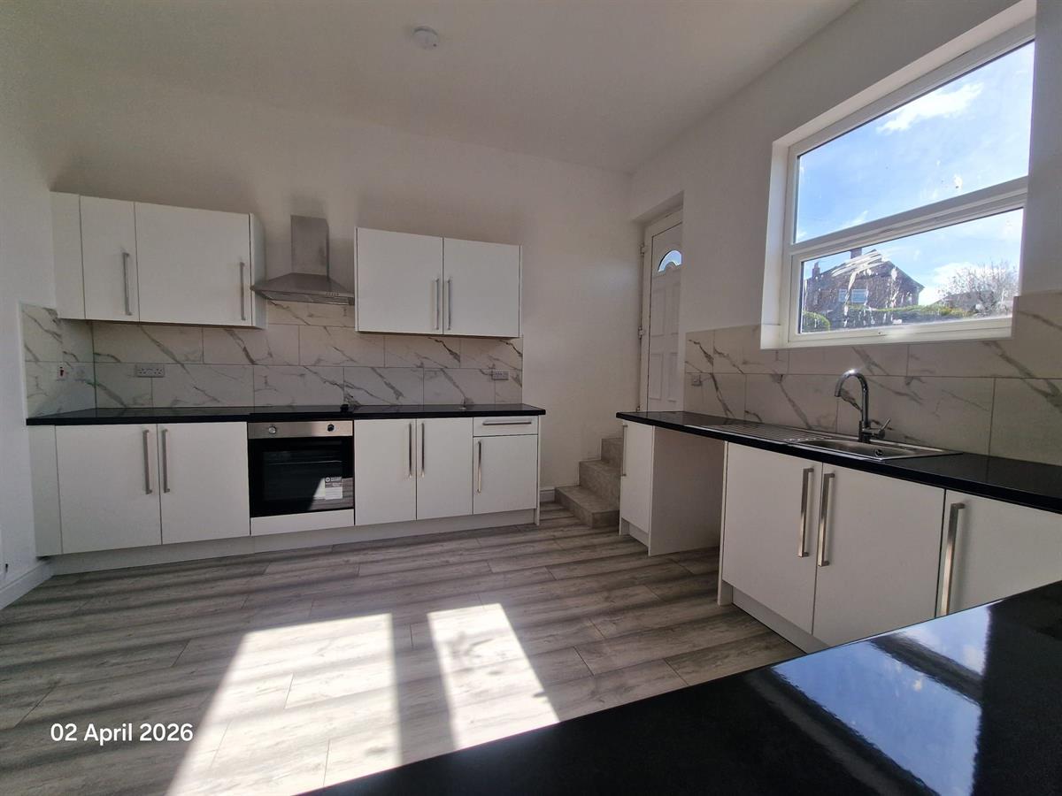 Photo of 33 Silver Royd Hill, Leeds