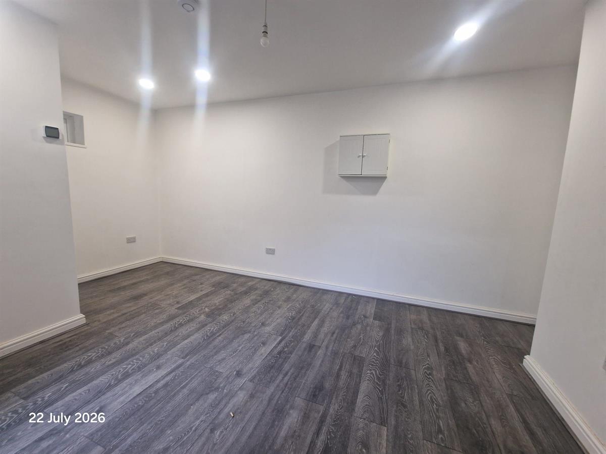 Photo of Flat 2, Stanningley Road, Leeds